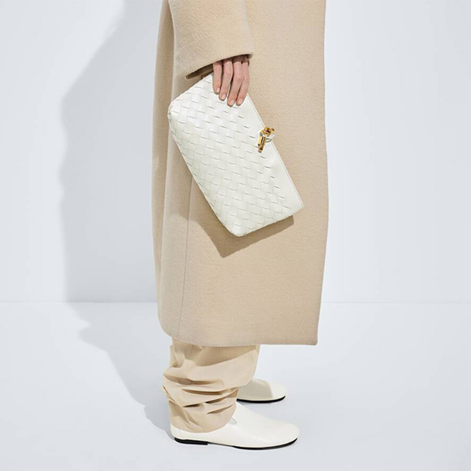 bottega veneta andiamo woven clutch bag #876344